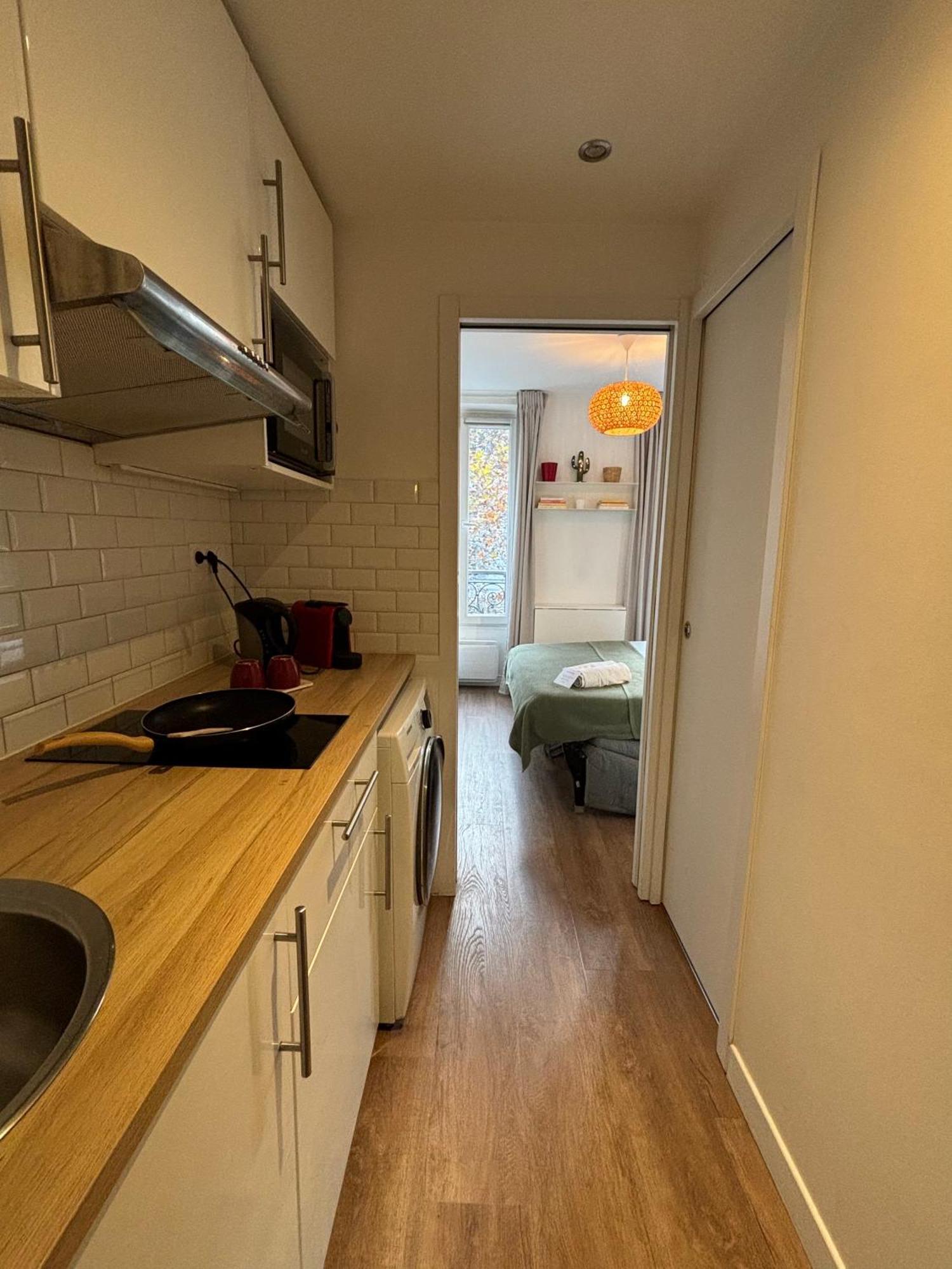 Clichy Studio Getaway - C70 Париж Екстериор снимка